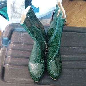 Emerald Crocodile Pattern Heeled Boots